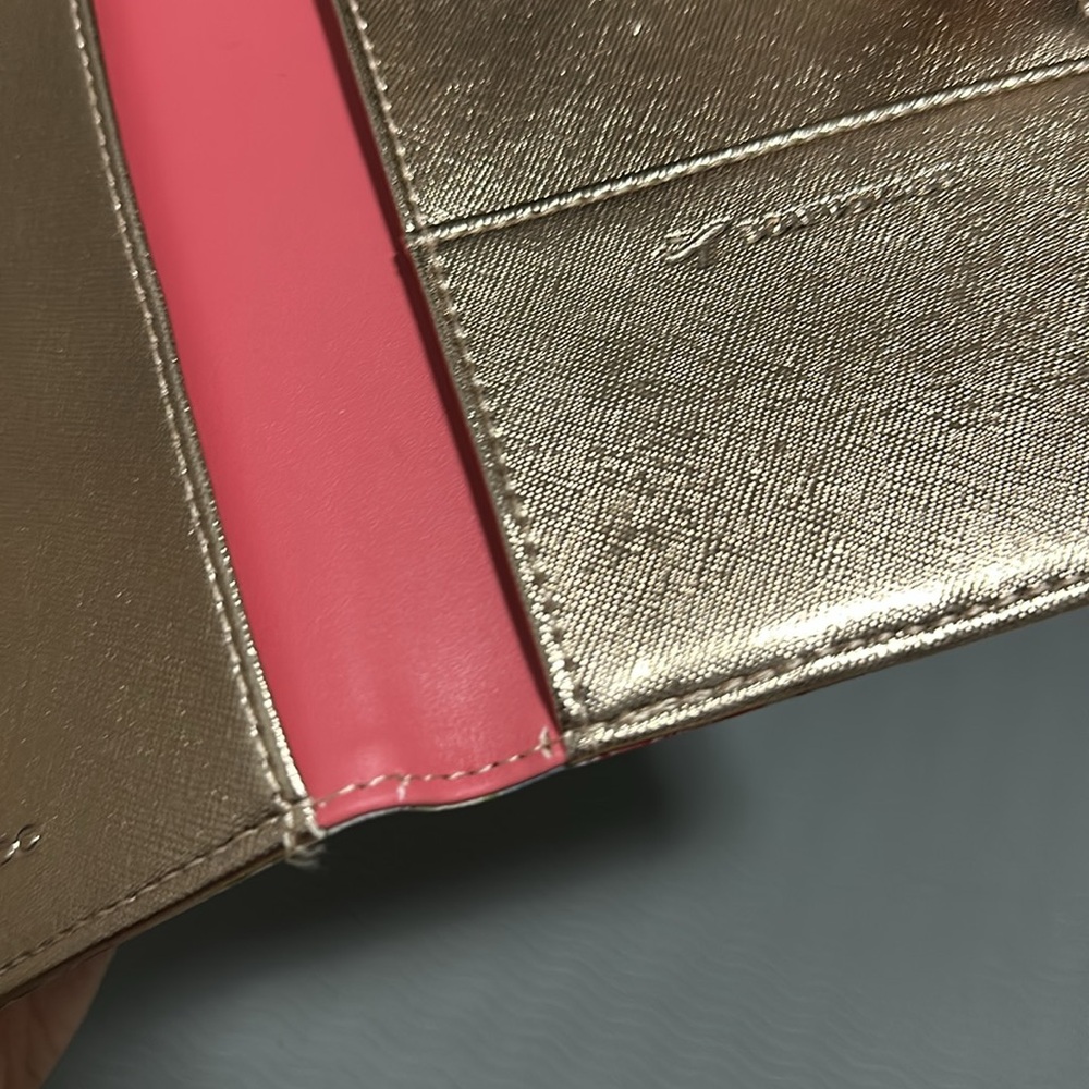 ALDO PASSPORT HOLDER - Picture 6 of 6